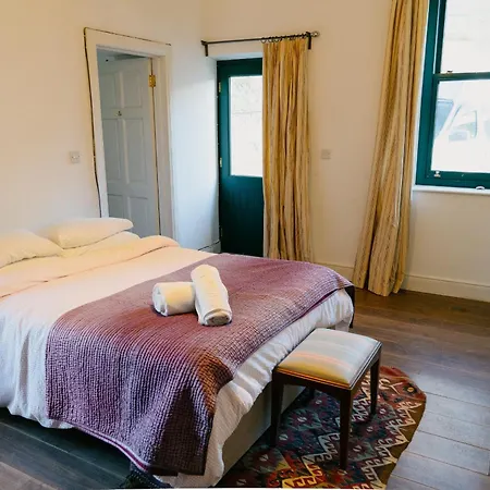 ゲストハウス The Coach House At Ballinderry Park バリナスロー